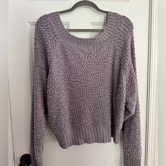 LAVENDER OVERSIZED SWEATER💜 (SIZE LARGE) - Picture 2 of 3